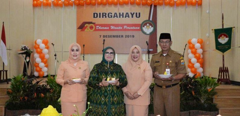 Peringatan HUT Dharma Wanita Persatuan (DWP) ke-20 Tingkat Provinsi Jambi, Senin (9/12)