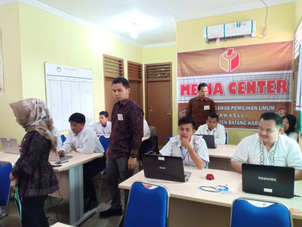 Badan Pengawas Pemilu (Bawaslu) Kabupaten Batanghari resmi telah mengungumkan hasil seleksi calon anggota Panitia Pengawas Kecamatan (Panwascam) 2020.