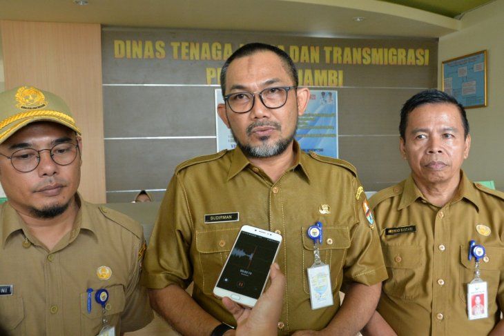 Plh Sekda Provinsi Jambi, Sudirman (tengah)