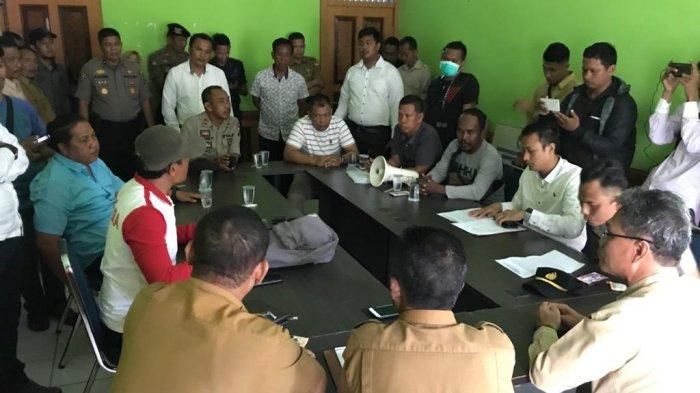 Pertemuan pendemo dengan Diknas Muarojambi.