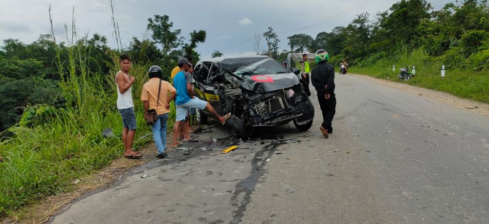 Kendaran yang terlibat laka lantas ringsek.