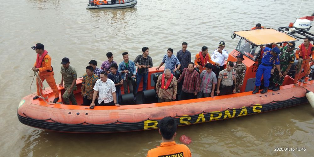 Bupati Safrial Ikut Pencarian Korban Tenggelam