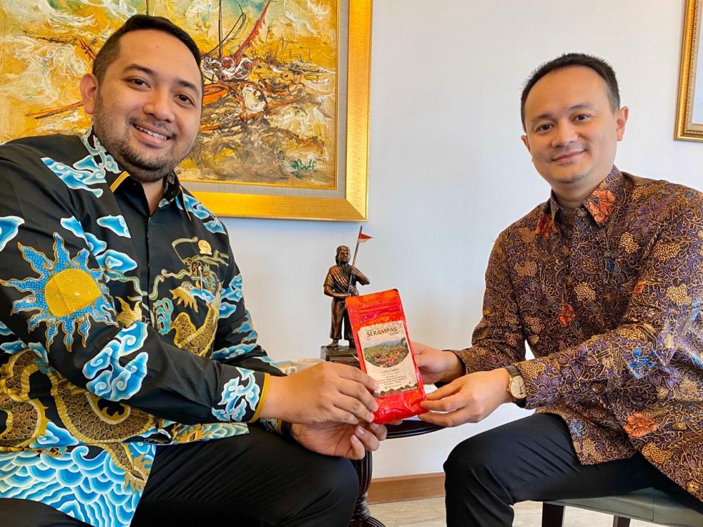 Wakil Ketua DPRD  Provinsi  Jambi  Pinto Jayanegara  bersama Wemendag. 