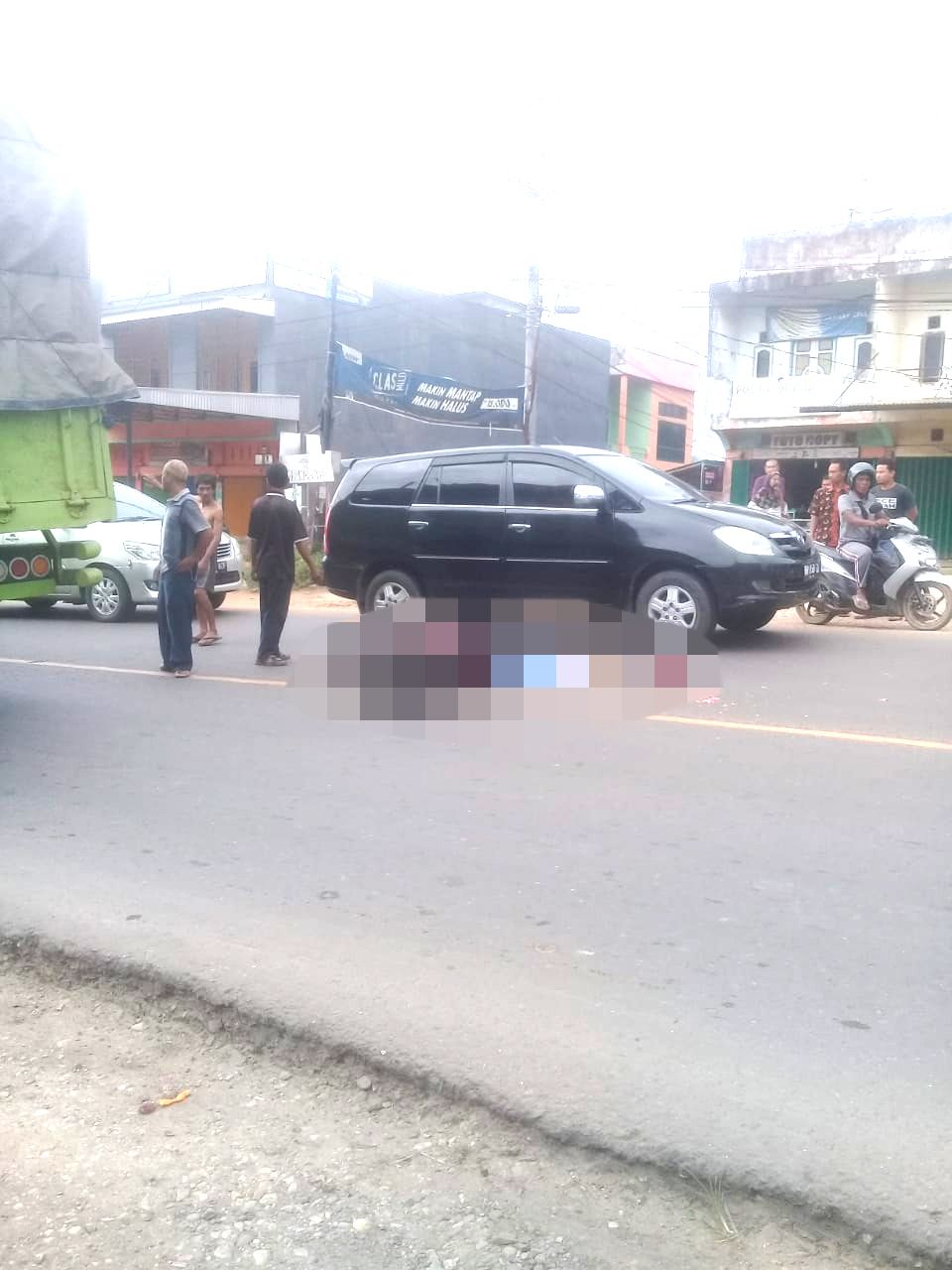 Nisma pengendara sepeda motor mio yang tewas di tempat.