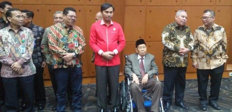 Ketua DPRD Provinsi Jambi saat menghadiri pelantikan Prof Sutrisno sebagai Rektor Unja periode 2020-2024, Jumat (31/1).