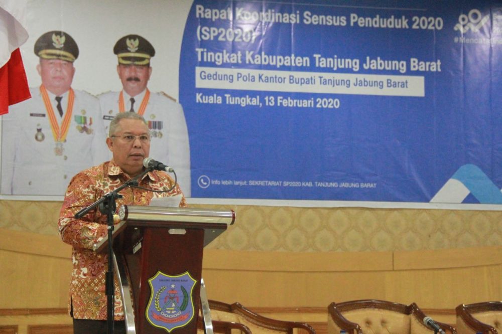 Bupati Safrial.