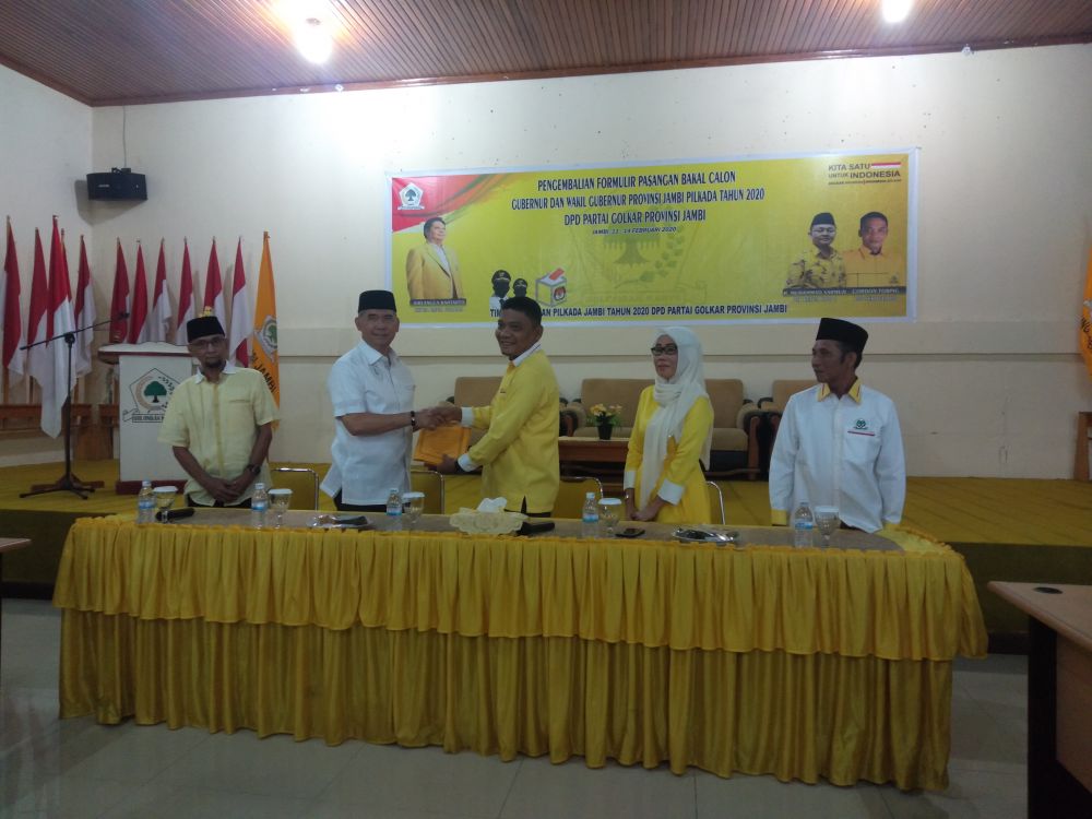 Fasha mengembalikan formulir di partai golkar