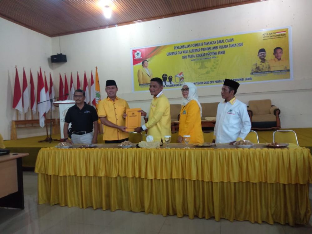 Sukandar mengembalikan formulir ke Golkar