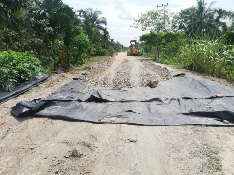 Pembangunan jalan parit pudin.