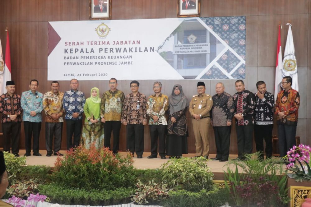 Foto bersama kepala daerah lainya 