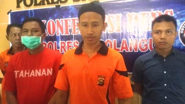 Kapolres Sarolangun, AKBP Deny Heryanto SIK saat diwawancarai awak media pada Jum'at (28/02), pagi.