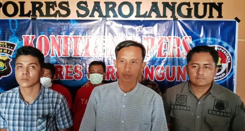 Kpolres AKBP Deny Heryanto bersama Kasat Reskrim IPTU Bagus Faria dan Kanit Tipidter IPDA Kevin Hotlando