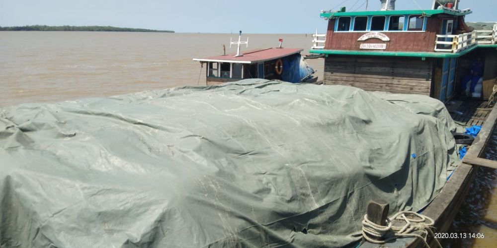 Kapal yang membawa bawang bombai ilegal