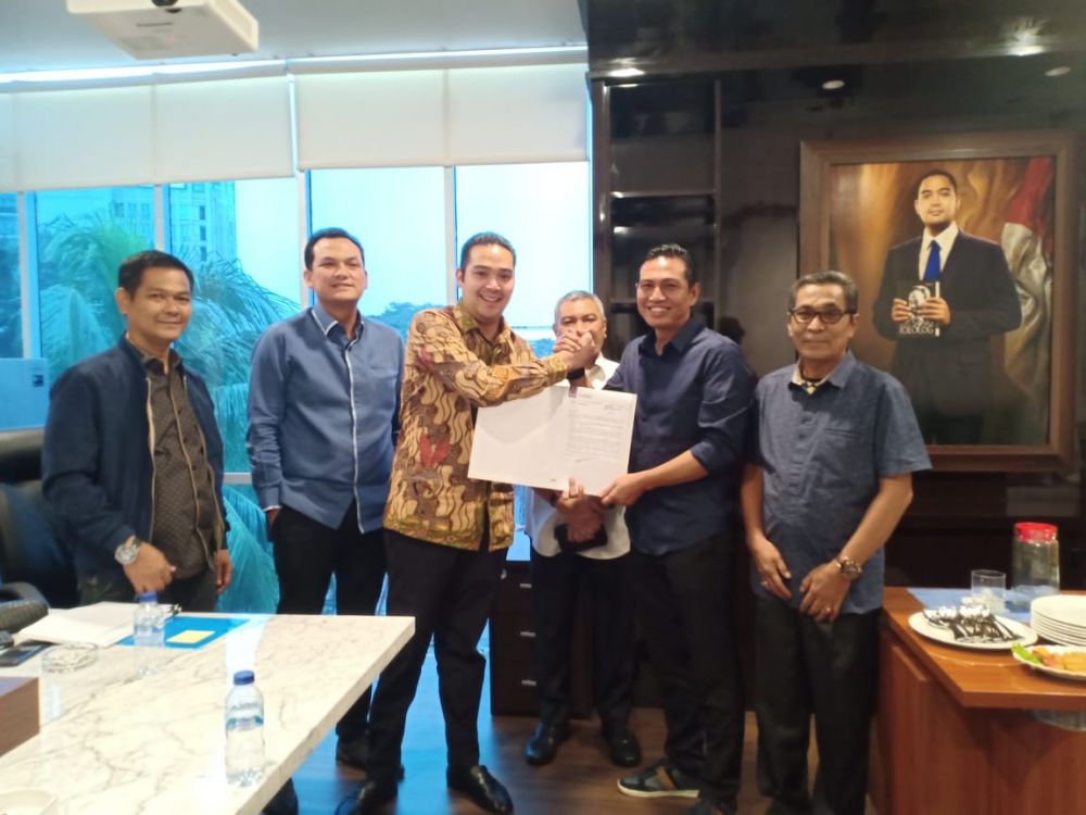 Fadhil menerima surat rekomendasi dukungan dari Nasdem