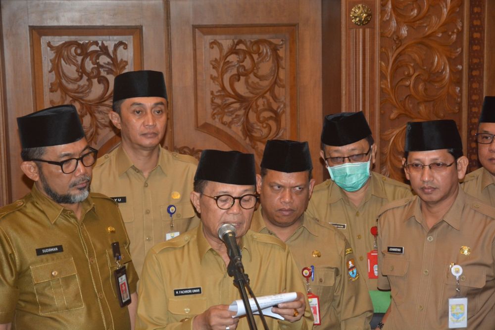 Gubernur Jambi Fachrori Umar 