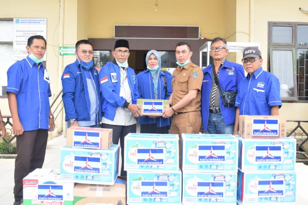 Penyaluran bantuan fraksi Demokrat Dpr  Tanjabbarat