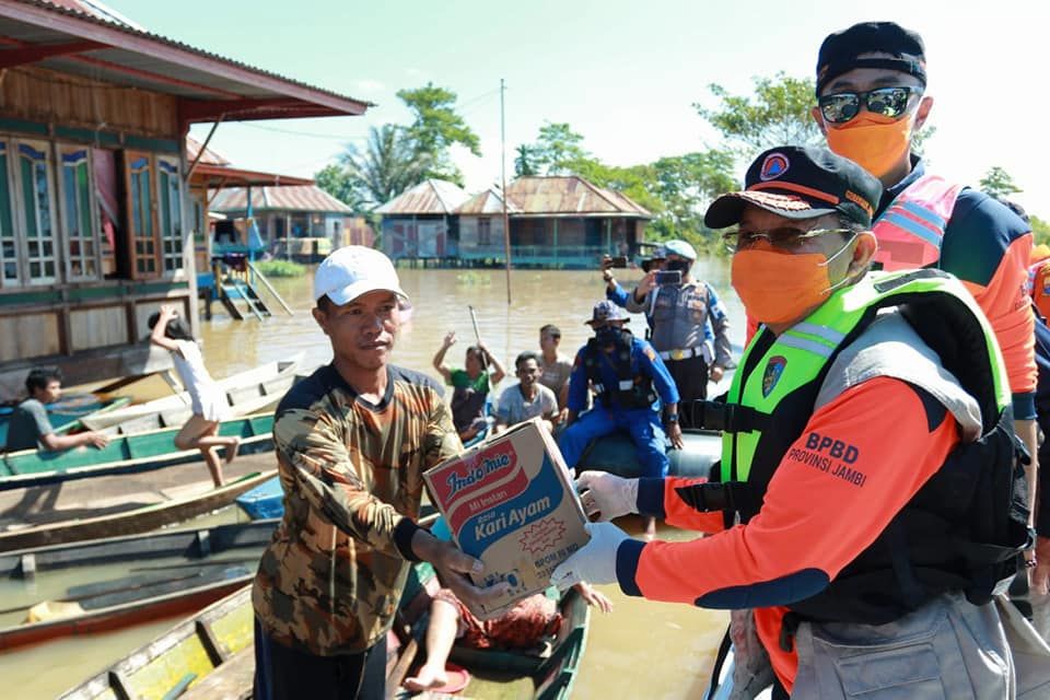 Gubernur Jambi Fachrori Umar