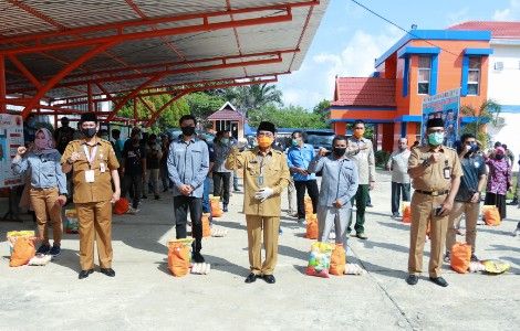 Gubernur Jambi yang juga Ketua Gugus Tugas Penanganan Covid-19 Provinsi Jambi kembali memberikan bantuan  para wartawan media mitra Pemrov Jambi