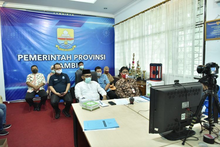 Penjabat Sekretaris Daerah (Pj.Sekda) Provinsi Jambi H.Sudirman,SH,MH menghadiri video conference tentang Lomba Inovasi Daerah dalam Penyiapan Tata Normal Baru Produktif dan Aman Covid-19 yang digelar Kementerian Dalam Negeri Republik Indonesia.