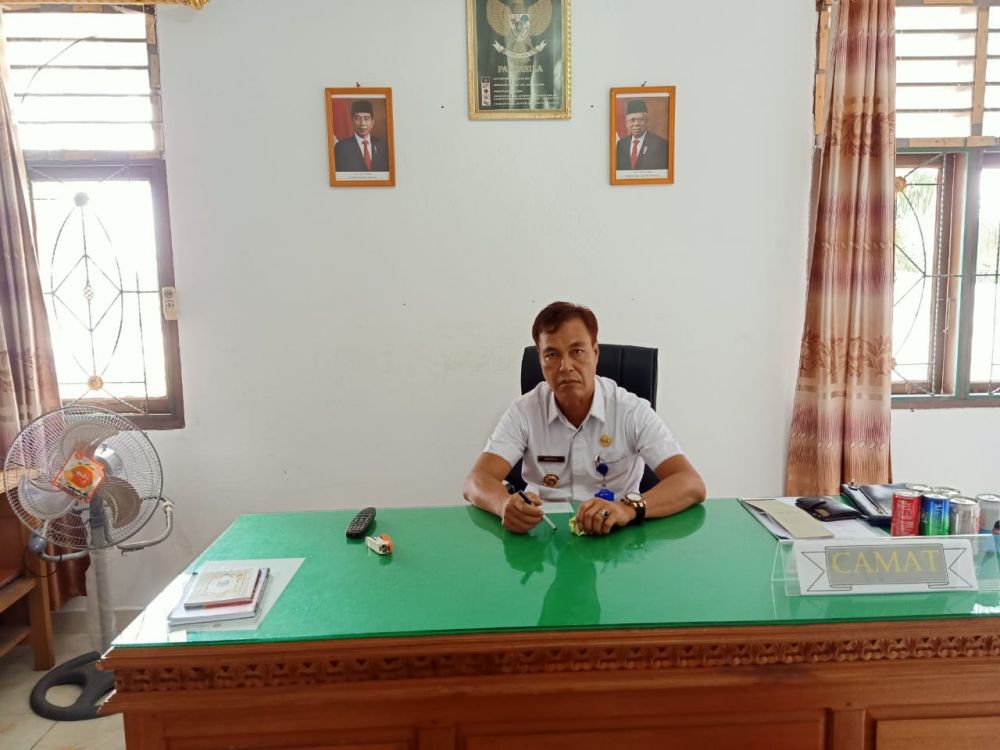 Camat Serai Serumpun  Aripin