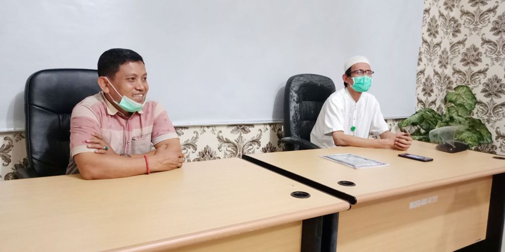 Direktur RSUD CQ Sarolangun, dr H Bambang Hermanto MKes dan dokter spesialis penyakit dalam, dr Ozi Purna, SP. PD dalam keterangan pers