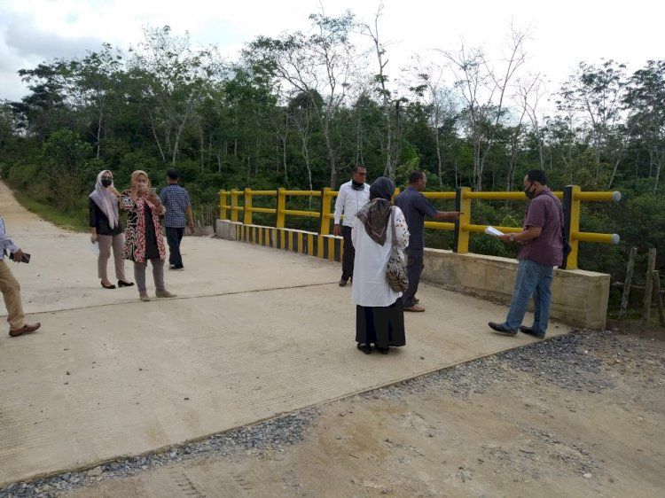 Dewan muarojambi mengecek pekerjaan fisik di Jaluko