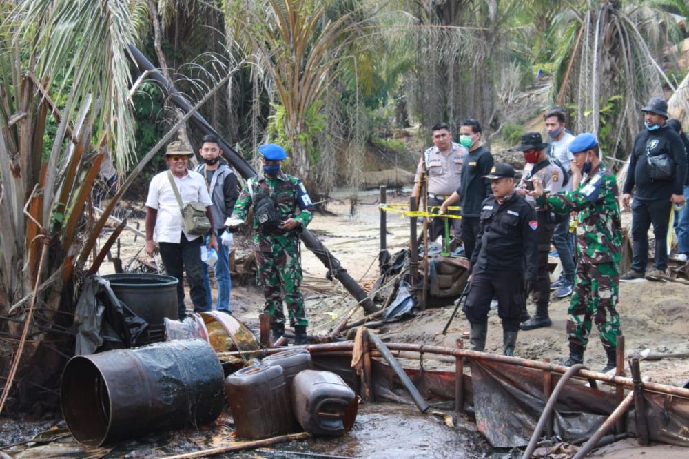 Penutupan sumut minyak ilegal di Batanghari 