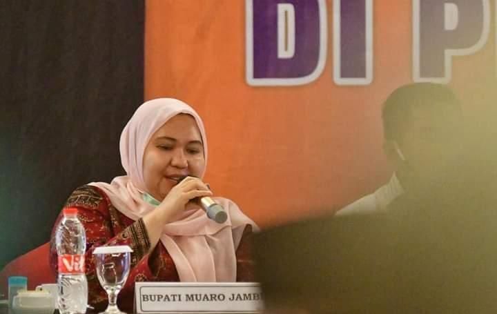 Bupati Masnah