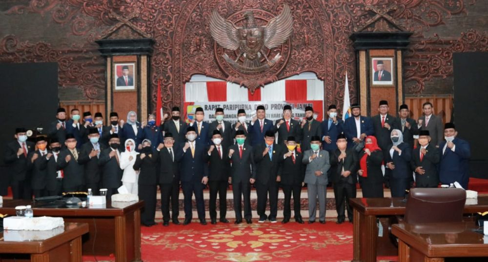 Foto Bersama usia paripurna dengar  pidato kenegaraan Presiden 