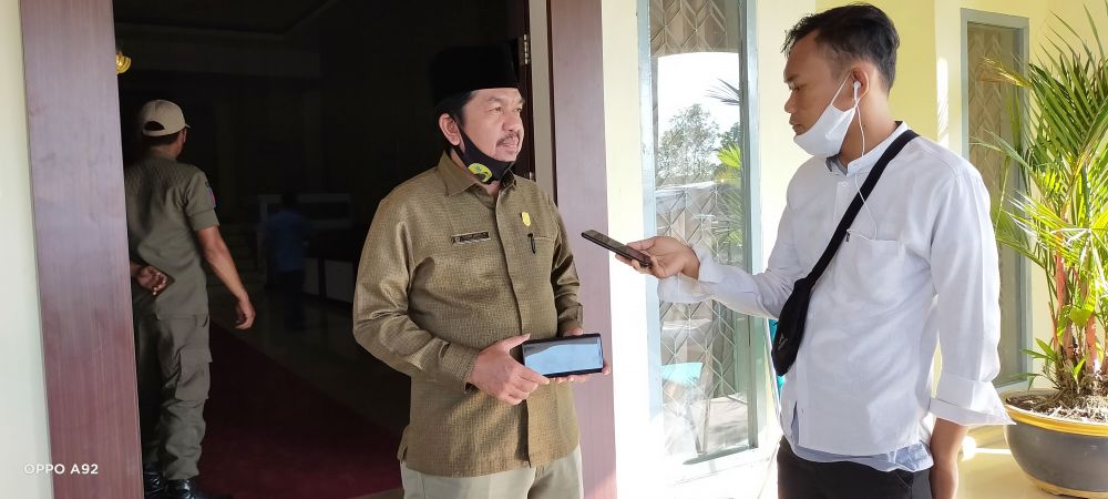 Ketua DPRD Sarolangun, Tontawi Jauhari SE