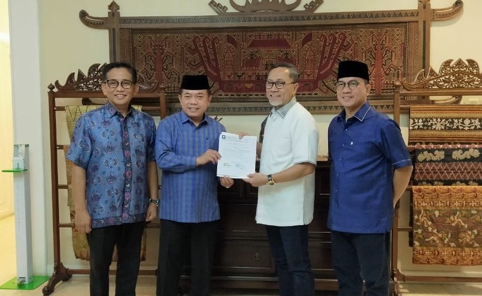 Al Haris resmi jadi kader PAN usai meraih rekomendasi dukungan.