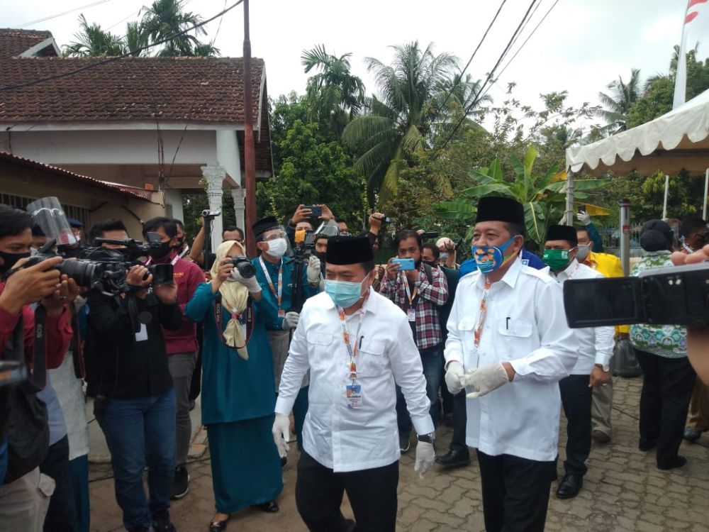 Al Haris dan Abdullah  Sani mendaftar ke KPU provinsi Jambi 
