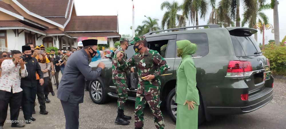 Pangdam II Sriwijaya saat tiba di Rumdis Bupati Sarolangun