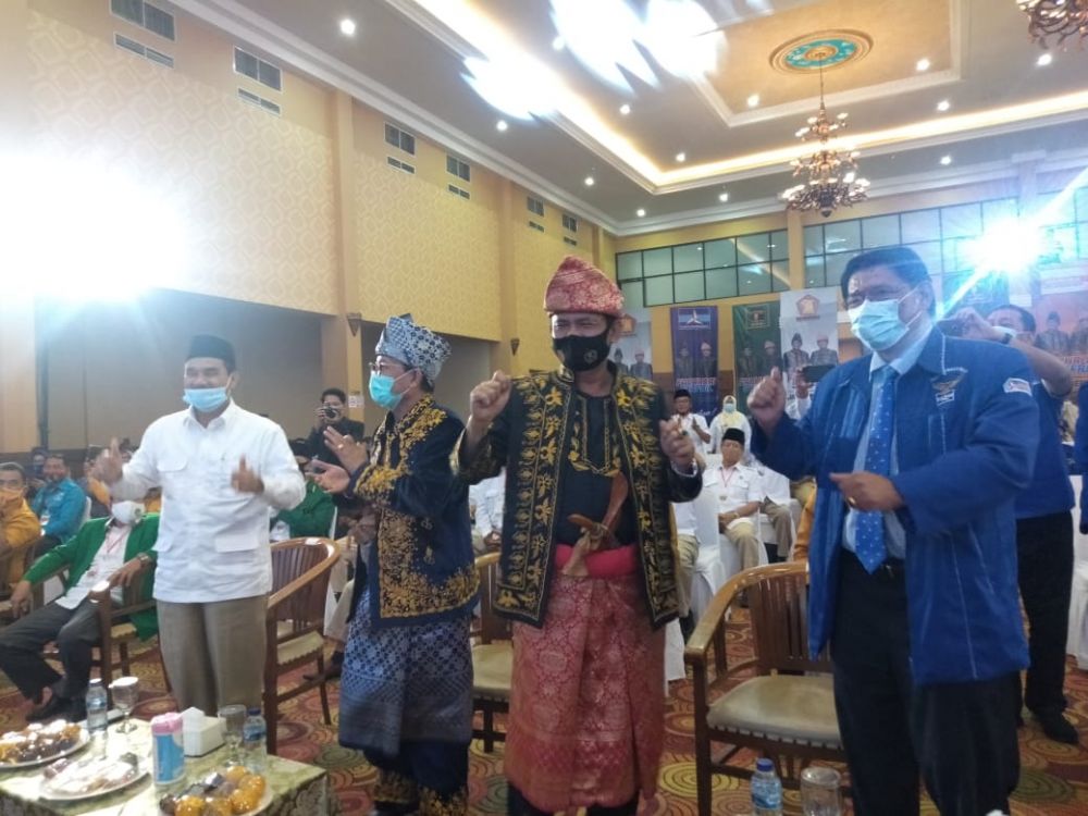 Syafril ajak warga berpolitik santun.