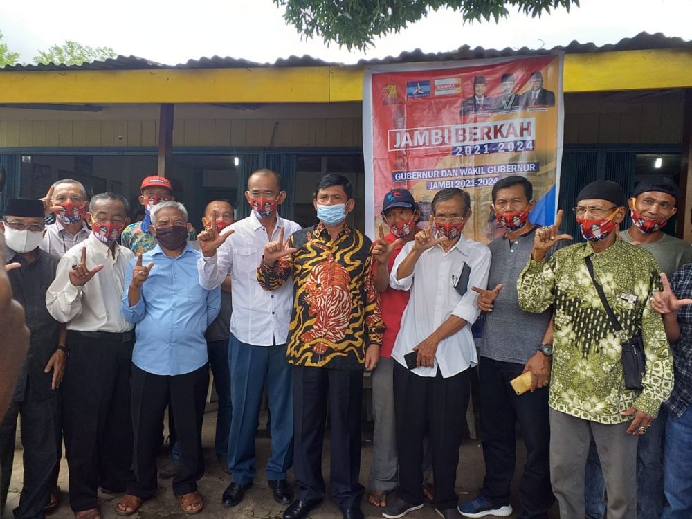 Syafril Nursal bersama warga Batanghari