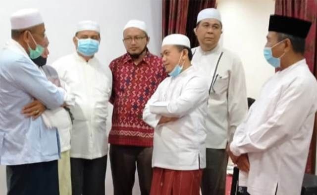 Al Harsi bersama warga
