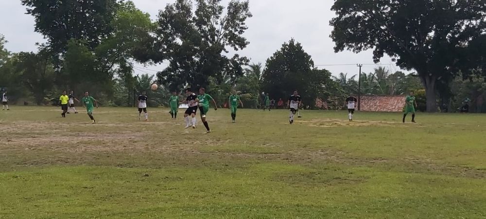 Al Haris ketika bermain sepak bola