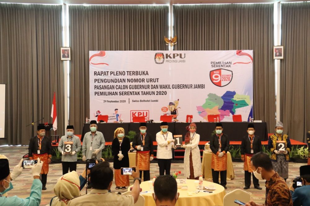Pasangan calon Gubernur dan Wakil Gubernur akan mengambil nomor urut di dalam ambung yang di buat secara tradisional oleh masyarakat Jambi dan Nyiru, nomor urut di letakkan di dalam satu wadah yang telah di siapkan, ini dilakukan dalam rangka mengangkat budaya lokal oleh KPU Provinsi Jambi.
