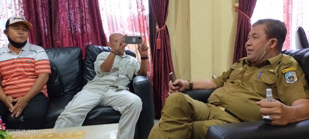 Asisten I Setda Pemkab Sarolangun, Arief Ampera ketika dimintai keterangan 