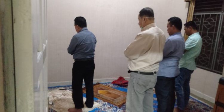 Al Haris mengimani solat mahgrip