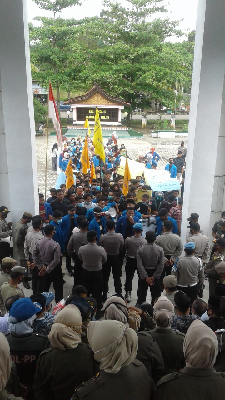 Aksi  Mahasiswa Merangin