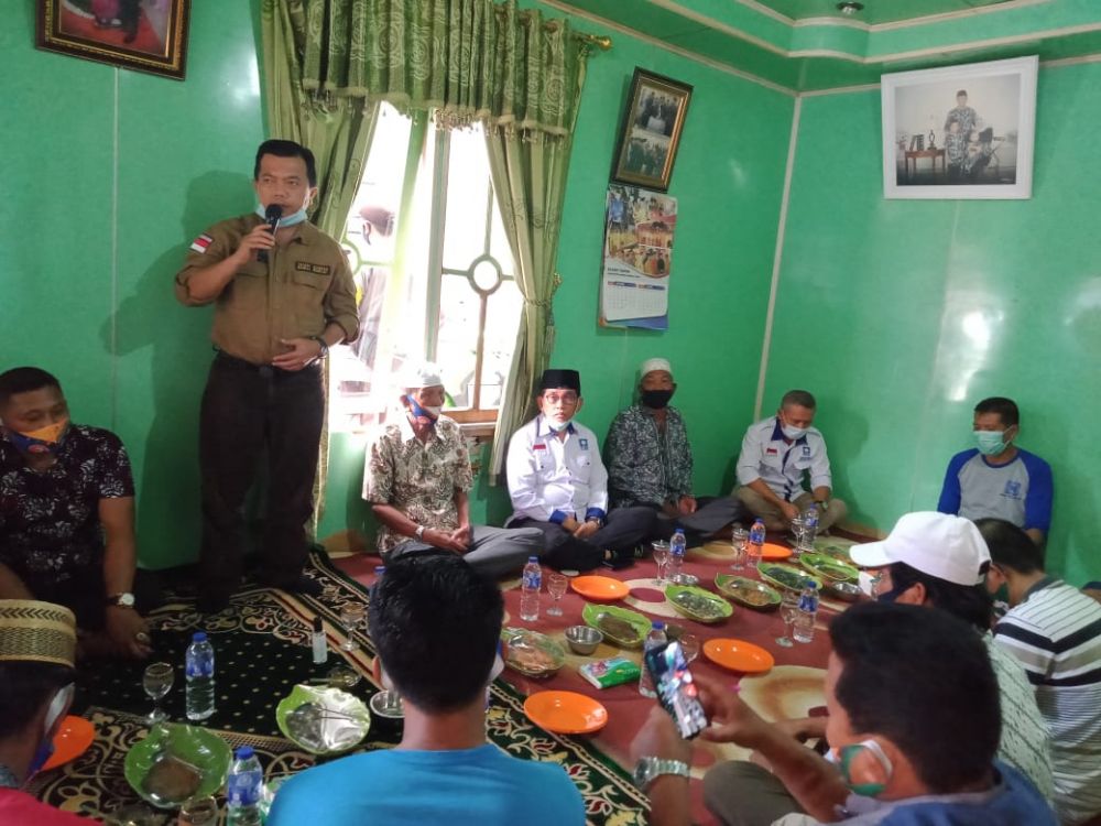Al Haris menyampaikan sambutan.