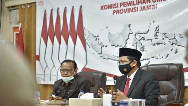 Rapat di Kantor KPUD Provinsi Jambi, Senin (5/10/2020).
