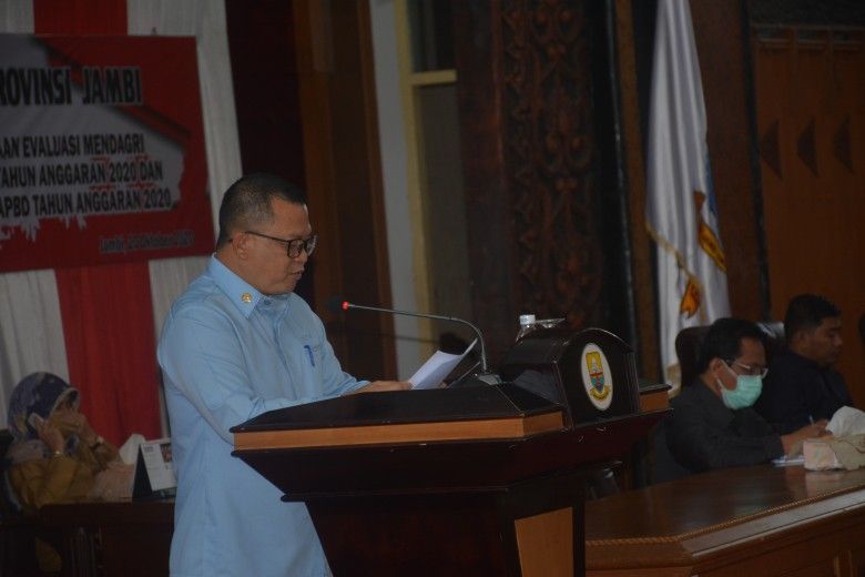 Laporan Banggar DPRD Provinsi Jambi Melalui Juru Bicaranya, Dr.Ir.Ahmad Fauzi,MT