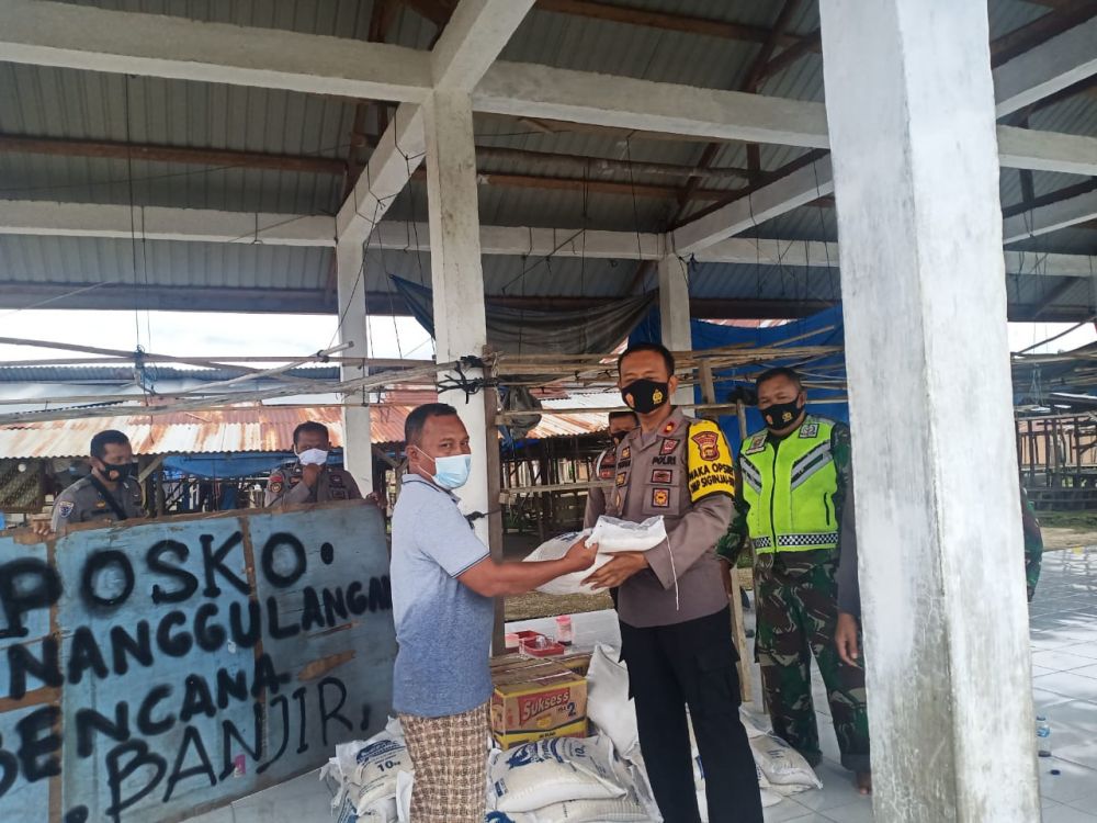 Penyerahan bantuan