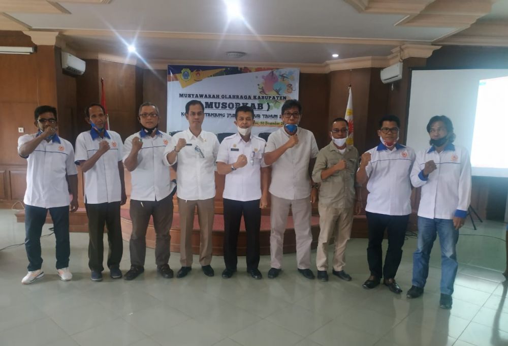 Foto bersama usai Muskab KONI Tanjabtim