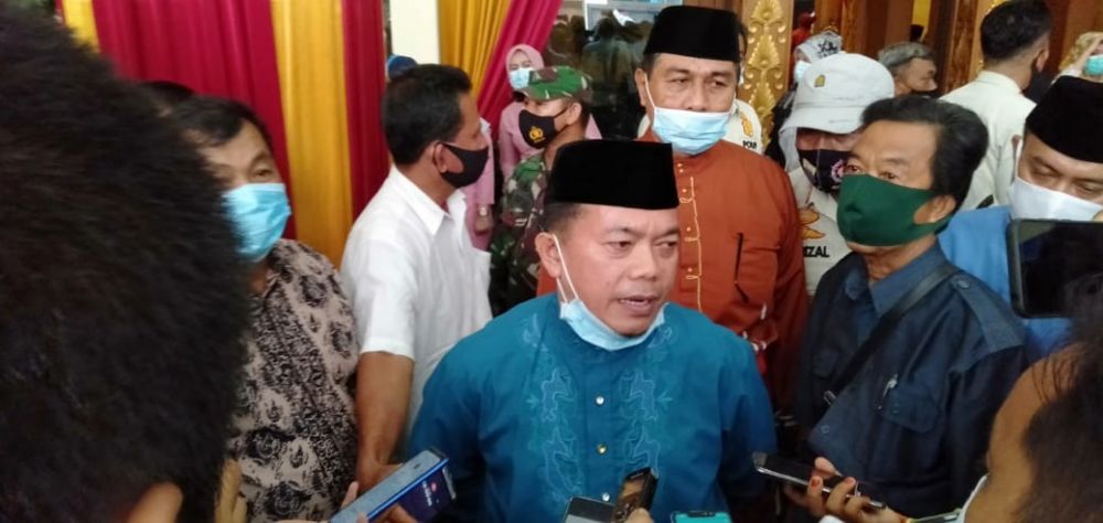 Al Haris memberikan keterangan pada wartawan