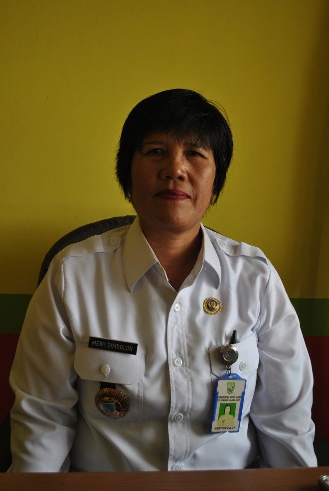 Lurah Talang Jauh Mery Simbolon