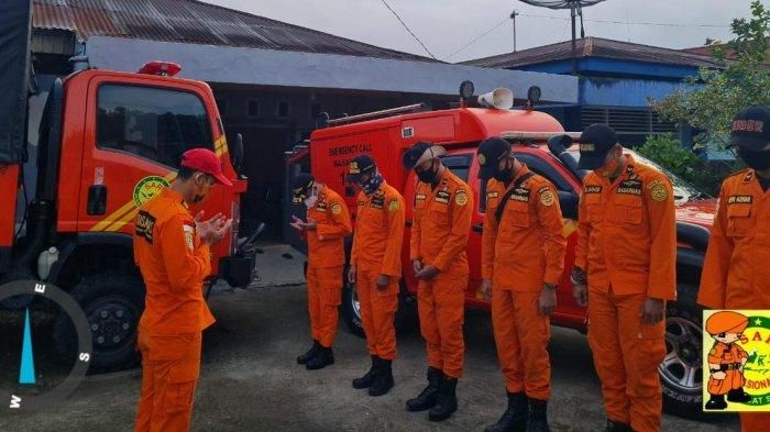 Pos Sar Kerinci pergi menuju lokasi kejadian bersama Potensi SAR yang terdiri dari Organisasi Pecinta Alam dan Satgas SAR