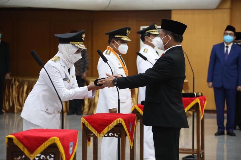 PJ Gubernur Jambi diisi oleh Dr. Hari Nur Cahaya Murni, M.Si